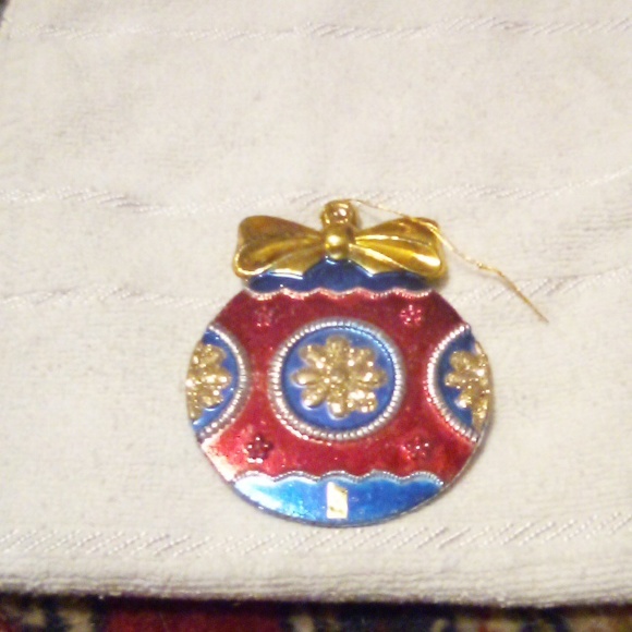 NWT, NWOT 5Pc Set Victorian, Metal, Plastic, Glass Christmas Ornaments - Picture 4 of 6